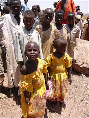 20120513-MSF Refugee_children_in_Chad.jpg